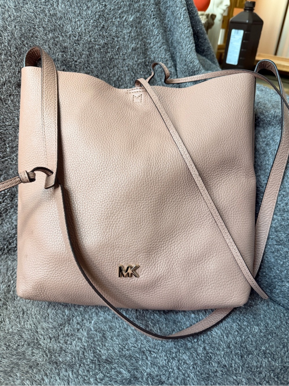 Michael Kors Junie Fawn Pebbled Leather Sling Tote in Blush Pink - Picture 1 of 7